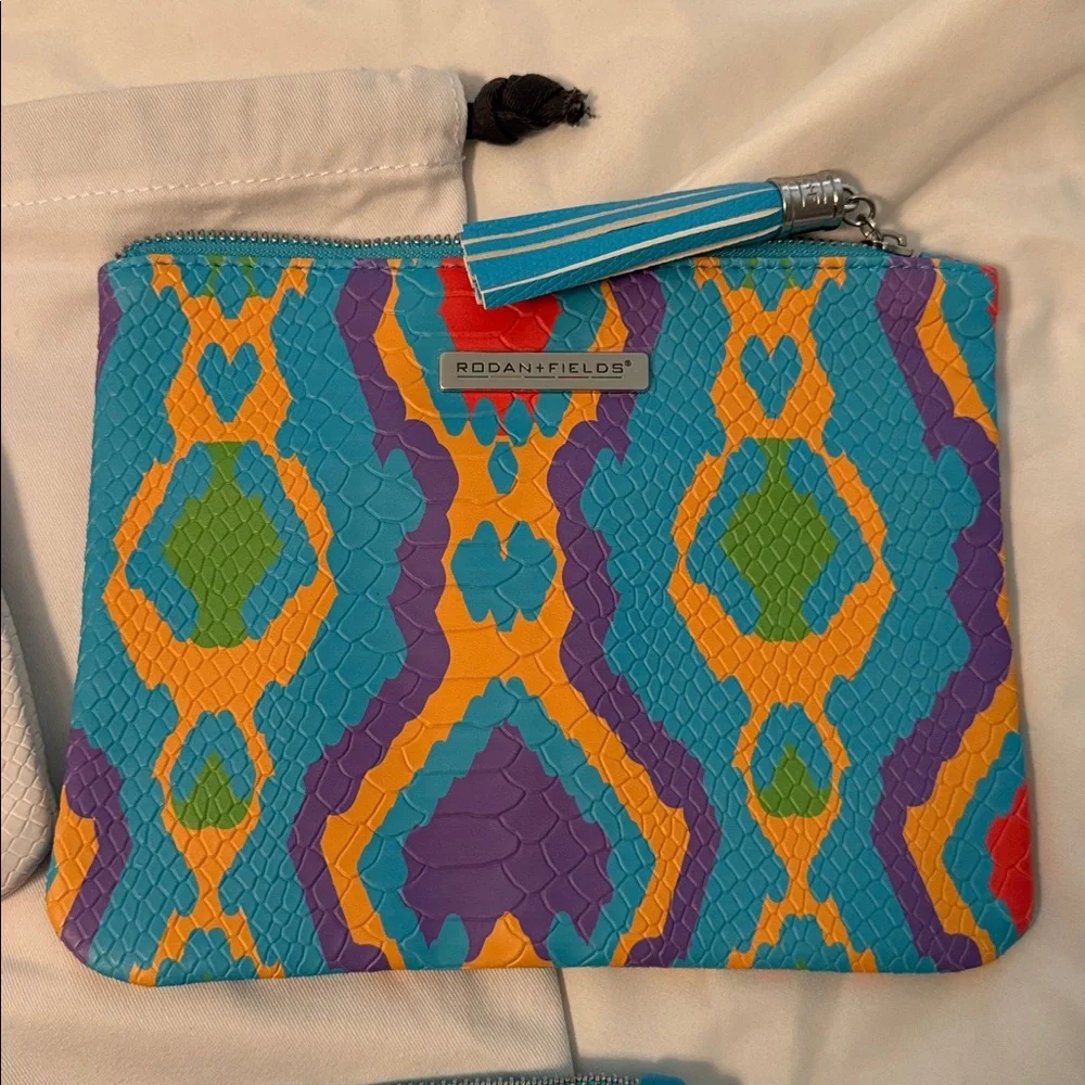 Rodan + Fields Clutch Set